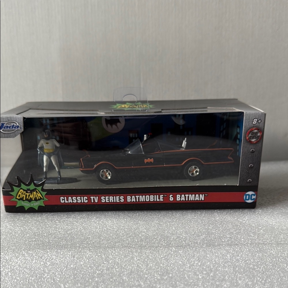 Jada Classic TV Series Batmobile & Batman